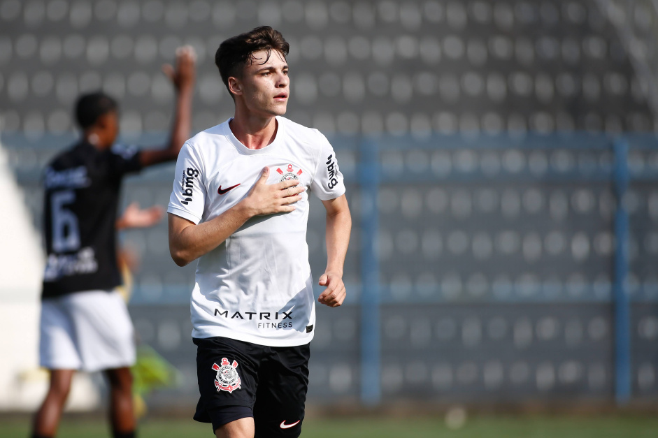 Breno Bidon tem contrato vigente junto ao Corinthians apenas at janeiro de 2025