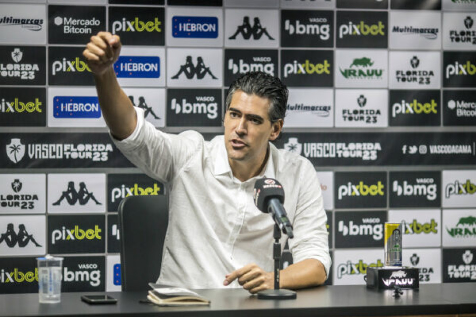 Paulo Bracks elogiou Pedro Raul e falou o que falta para Yuri Alberto no Corinthians