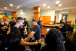 Corinthians desembarca em Caxias do Sul com chuva e presen�a da torcida em hotel; veja mais