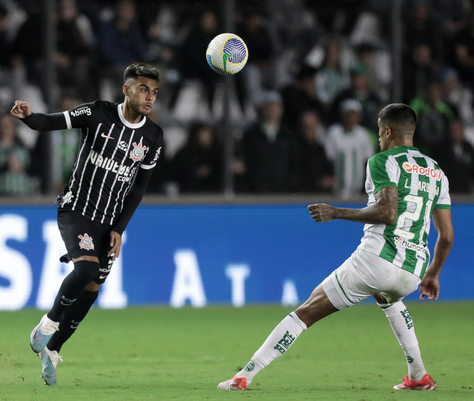 Corinthians perde invencibilidade de seis jogos aps derrota no Brasileiro