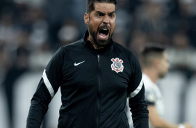 Antnio Oliveira se irrita com iminente sada de Carlos Miguel do Corinthians