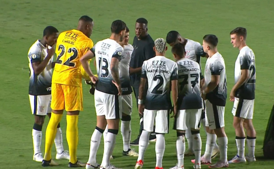 Corinthians joga contra o Atltico-GO no Campeonato Brasileiro