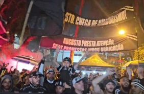Gavies da Fiel realiza protesto contra a diretoria no Parque So Jorge