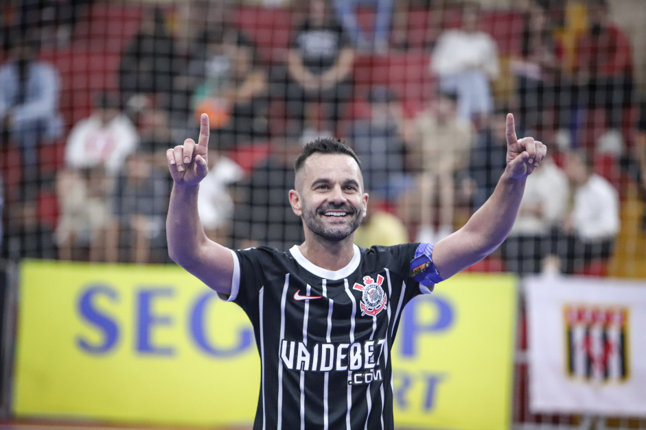 dolo do Corinthians Futsal tenta igualar marca expressiva na LNF aps oito anos