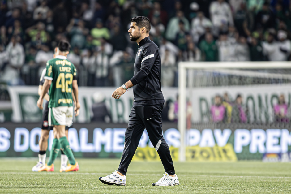 Antnio Oliveira se destaca negativamente aps derrota do Corinthians no Drbi