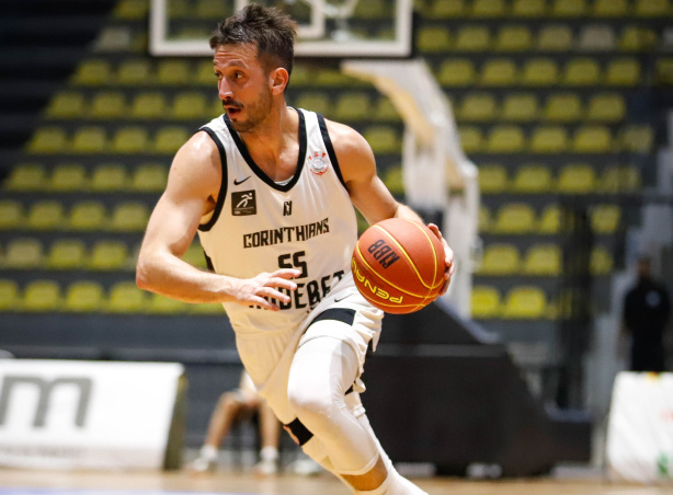 Corinthians lidera maior parte do jogo, mas sofre virada para o Mogi pelo Paulista de Basquete