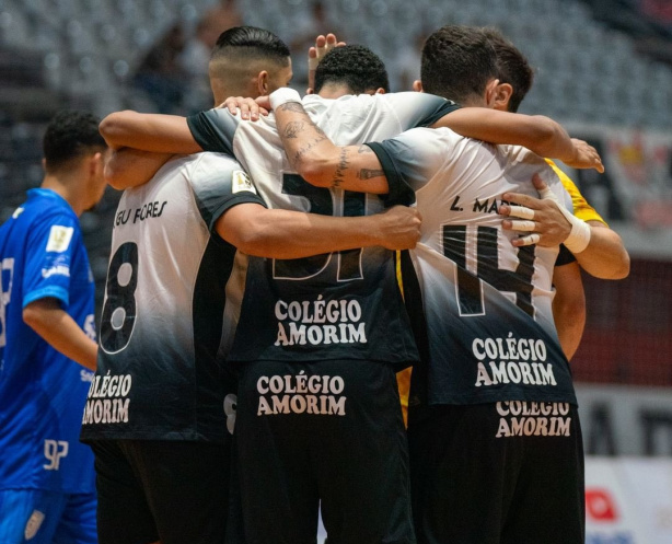 Corinthians atropela Bras�lia Futsal e volta a vencer na LNF ap�s cinco jogos; veja como foi