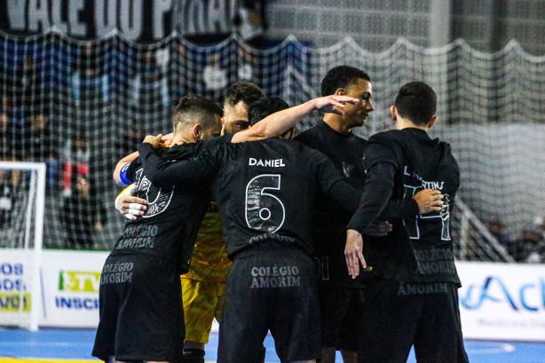 Sem sustos, Corinthians vence Taubat� Futsal pela LNF e fica perto da classifica��o aos playoffs