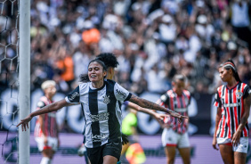 Corinthians derrota o So Paulo em Itaquera e conquista o sexto ttulo do Brasileiro Feminino