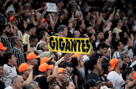 Fiel celebra "passeio" do Corinthians contra o Fortaleza na Sul-Americana