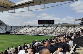 A torcida do Corinthians lotou os setores norte, sul e oeste da Neo Qumica Arena para o treino aberto