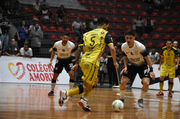 Corinthians empatou em 3 a 3 com o Jaragu�
