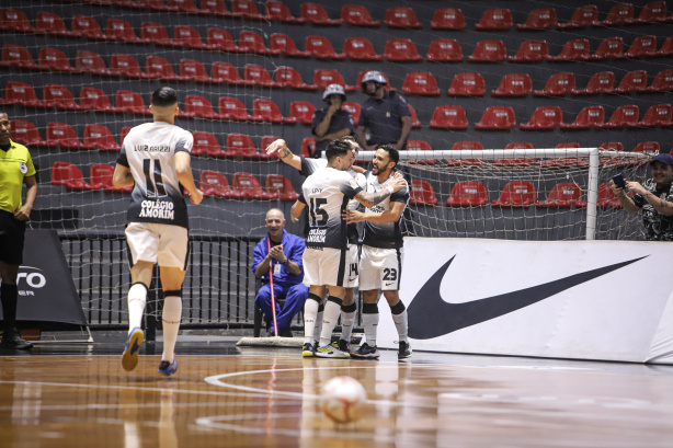 Corinthians superou a AABB e se classificou no Paulista de Futsal