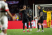 Volante celebra primeiro gol pelo Corinthians e lamenta derrota em cl�ssico
