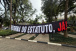 Associados do Corinthians erguem faixas no Parque S�o Jorge em protestos para reforma do Estatuto