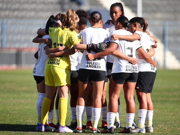 Corinthians perdeu para o Centro Ol�mpico, por 2 a 0, e vai enfrentar a Ferrovi�ria nas quartas de final