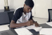 Volante de 16 anos assina contrato profissional com o Corinthians com multa de R$ 310 milh�es