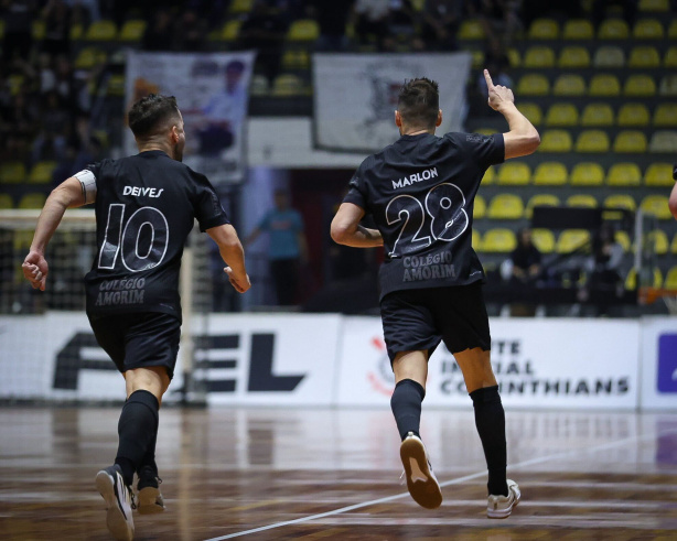 Marlon marcou o primeiro gol do Corinthians diante do Magnus
