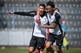 De p�nalti, Luiz Eduardo marcou o gol que garantiu a vit�ria do Corinthians sobre o Sert�ozinho no Paulist�o