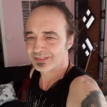 D�