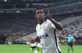 Confira o gol de Jô na vitória do Corinthians contra o Santos