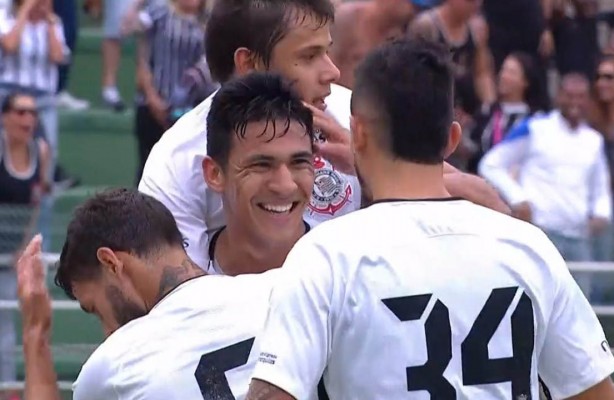 Balbuena recoloca Corinthians  frente contra o So Paulo