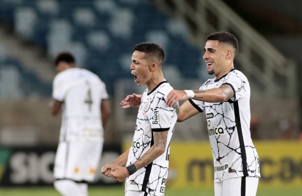 Corinthians vence o Cuiab | A Base brilhou | Sylvinho fala sobre reforos - Rapidinhas