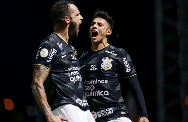 Corinthians vence o Red Bull Bragantino fora | O que tirar do jogo + coletiva do Vtor Pereira