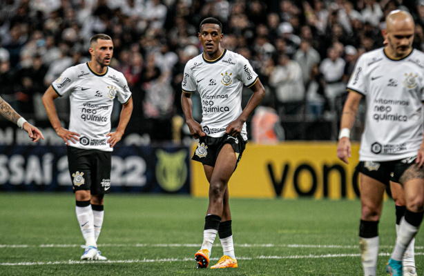 Corinthians inicia a semana com foco no Boca Juniors | Giro do fds: empate com Santos e Yuri Alberto