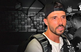 Hector comenta sentimento ap�s primeiro gol, disputa pelo ataque e experi�ncia em ser campe�o