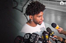 Hugo Souza comenta sobre falha cometida, atitude ap�s goleada sofrida e conversa com Dorival Jr.