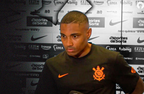 Vitinho comenta jogada�a no gol e analisa briga por titularidade no Corinthians