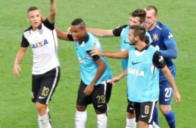 Guilherme Arana faz o quarto gol do Corinthians contra o Cobresal