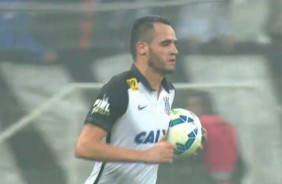 Jadson levanta na área e Renato Augusto faz de cabeça contra o Grêmio