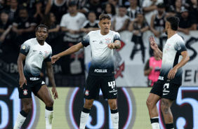 Cac, Joo Pedro e Raniele durante jogo do Corinthians contra o So Paulo