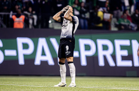 Corinthians figura na 19 colocao, com nove pontos em 13 jogos