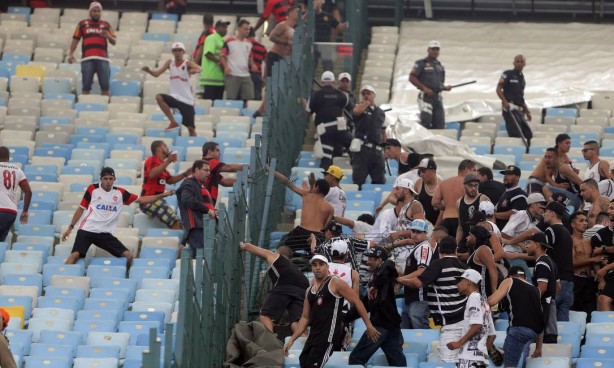 Imagens mostram torcedores do Flamengo envolvidos na briga