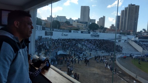 Ronaldo marcou presença no estádio Moisés Lucarelli no último domingo Ronaldo marcou presença no estádio Moisés Lucarelli no último domingo