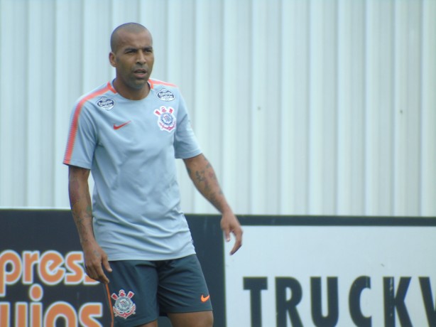Emerson Sheik no CT durante jogo-treino contra o Atlético-PR