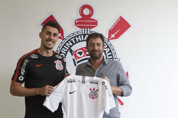 Avelar est cedido ao Corinthians at junho de 2019