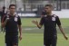 Corinthians entra em campo com trs jogadores pendurados antes do Drbi