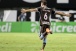 Sem jogar h 40 dias, Lucas Piton reencontra cenrio de destaque no Corinthians