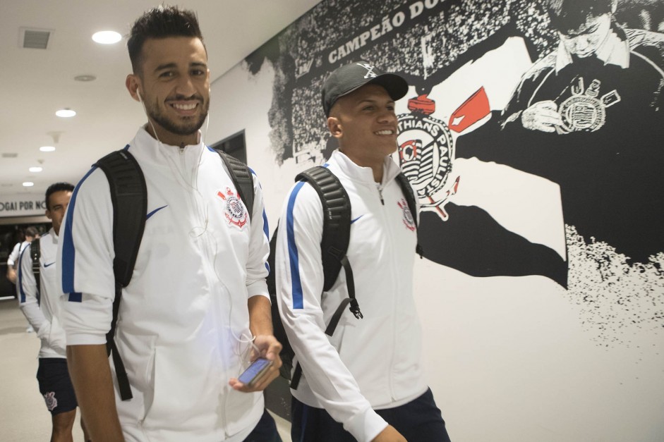 Camacho e L�o Jab� chegando � Arena para enfrentar o Internacional, pela Copa do Brasil
