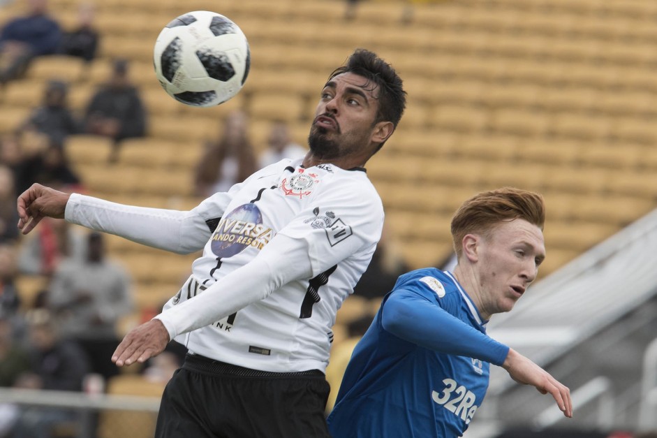 Juninho Capixaba faz sua segunda partida com a camisa corinthiana