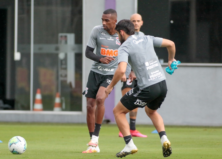 Marllon na atividade da tarde desta ter�a-feira (20), no CT Dr. Joaquim Grava