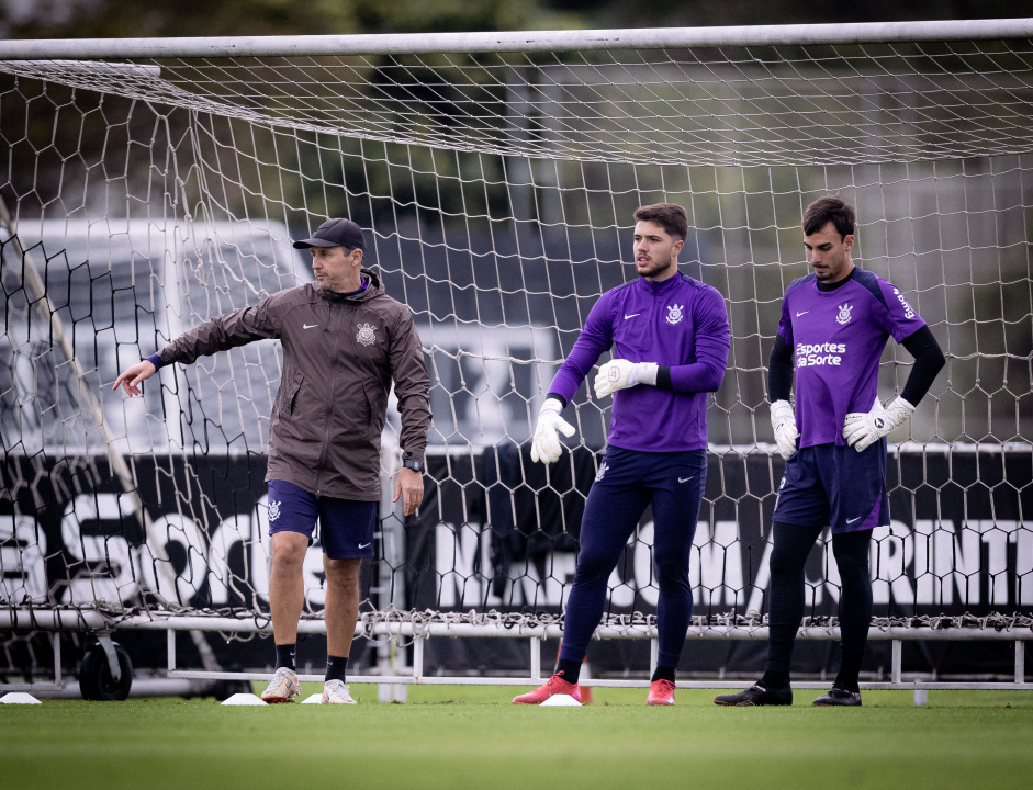 Marcelo Carpes, Felipe Longo e Matheus Donelli durante treinamento